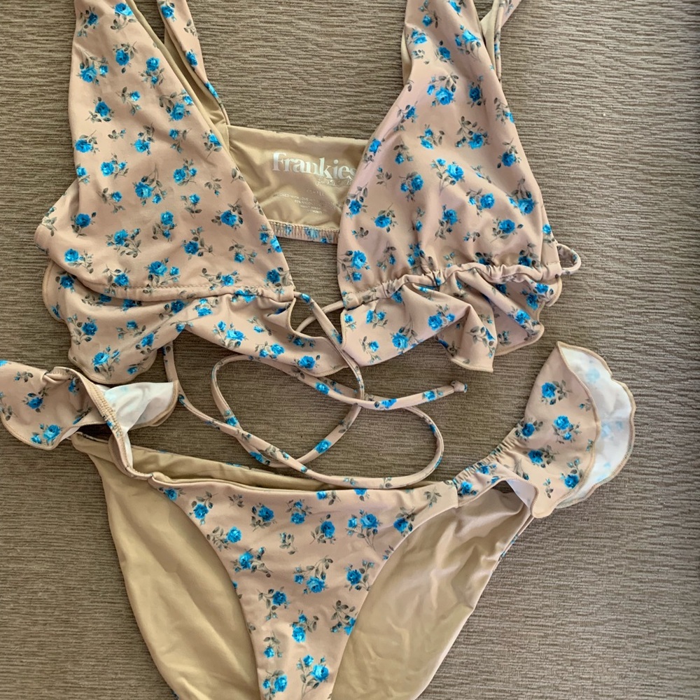 DO NOT BUY Size xs top small bottom